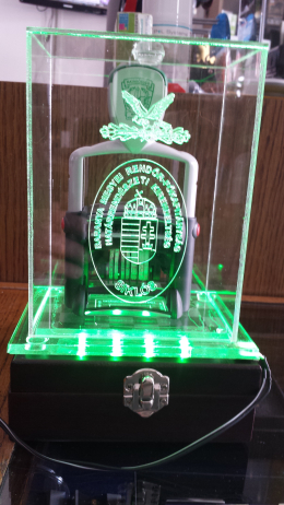 Gravírozott megvilágított üveg doboz