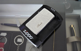 Névreszóló öngyújtó